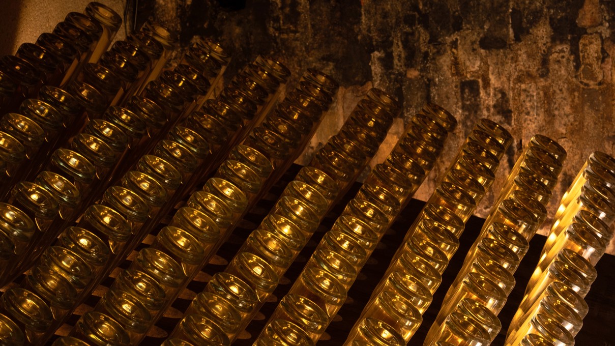 Riddling bottles
